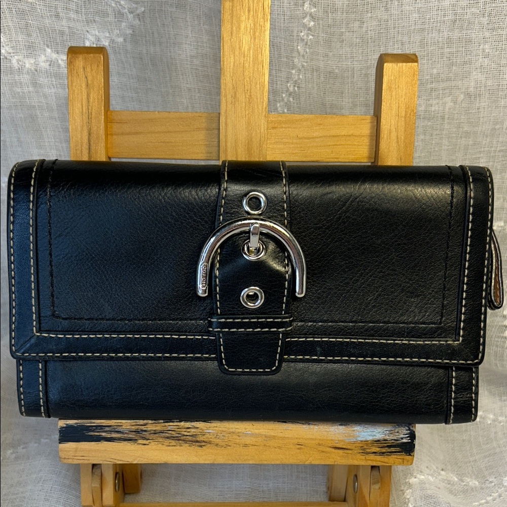 Coach large leather wallet with iconic buckle vintage